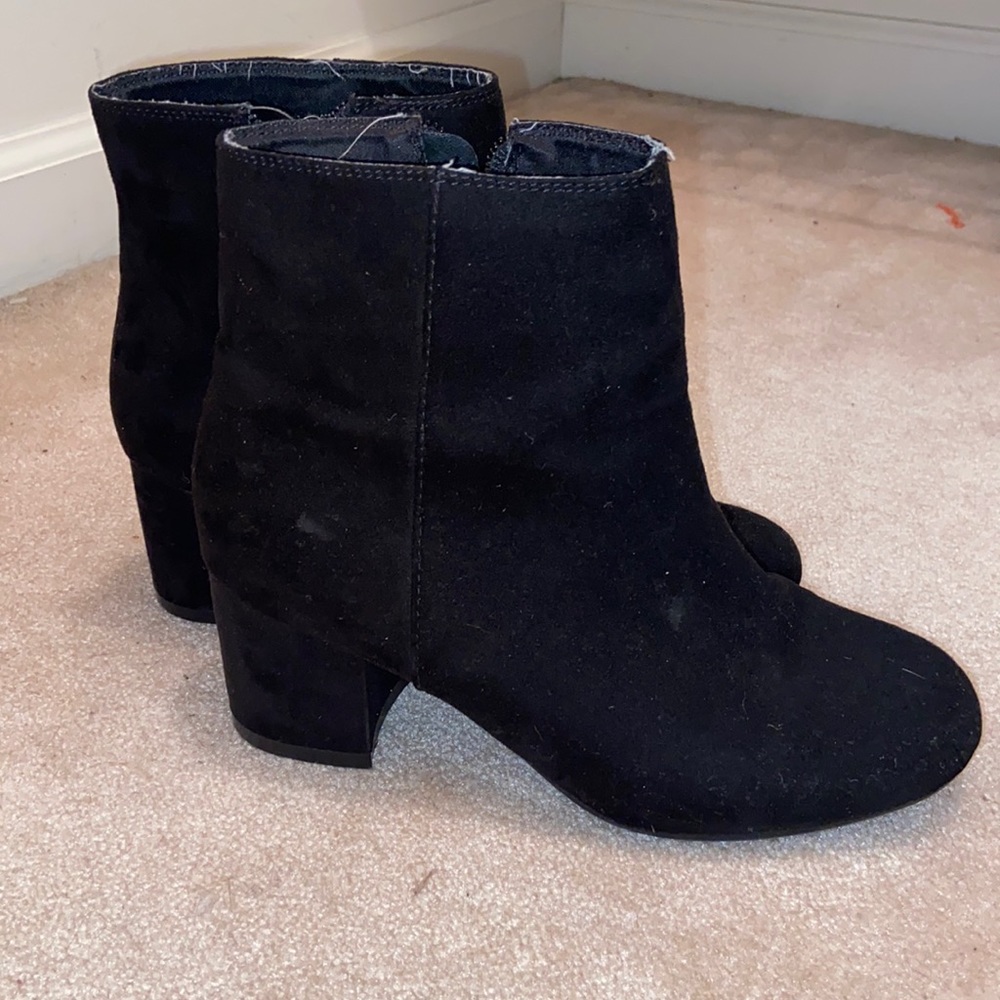 Black high heel booties!